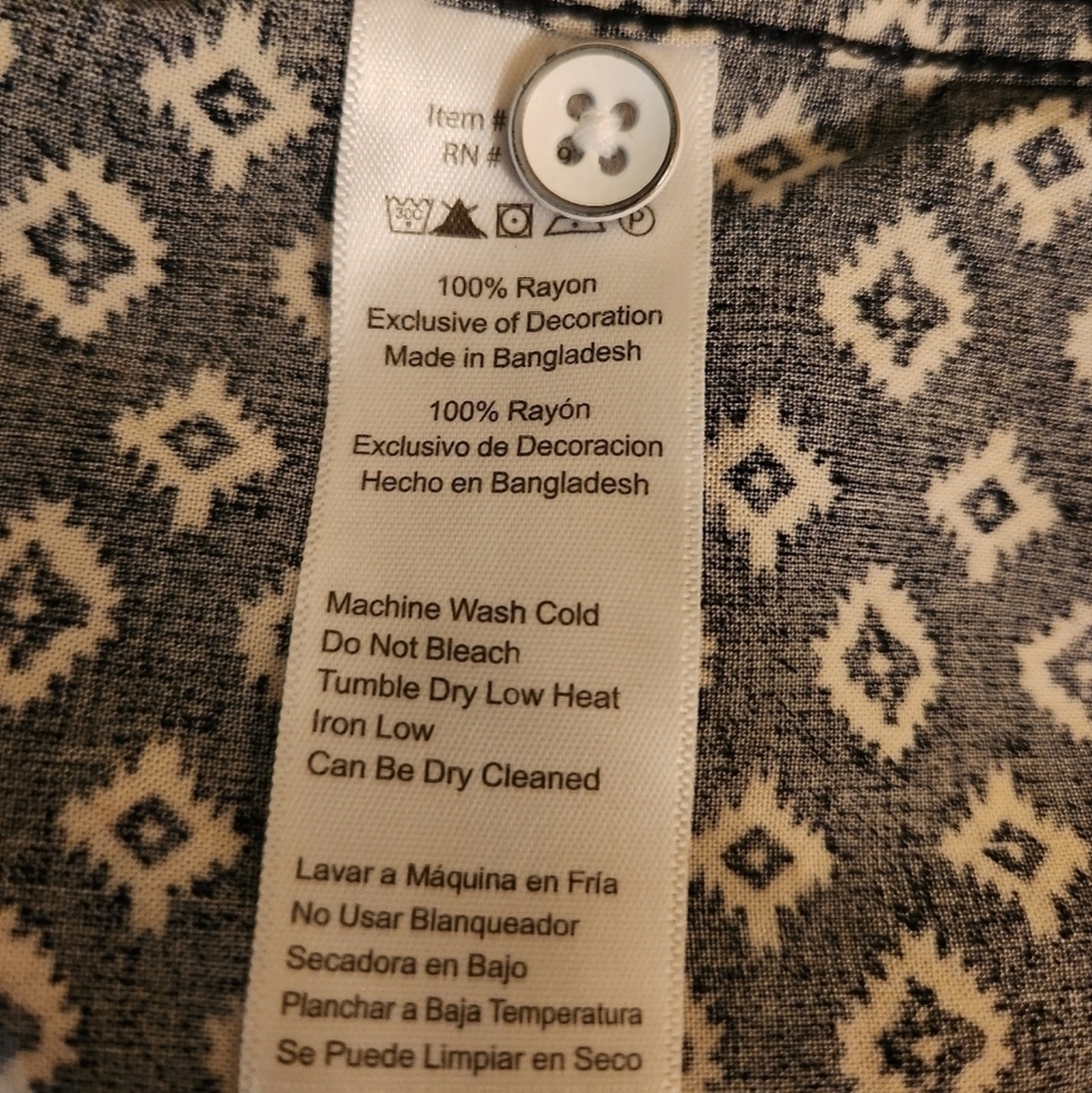 Short Sleeve Patterned Blouse - Picture 8 of 8